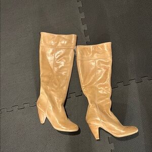 Tan Heeled Boots with Chunky Heel